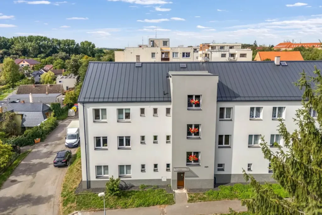 Byt v Dubči - exteriér